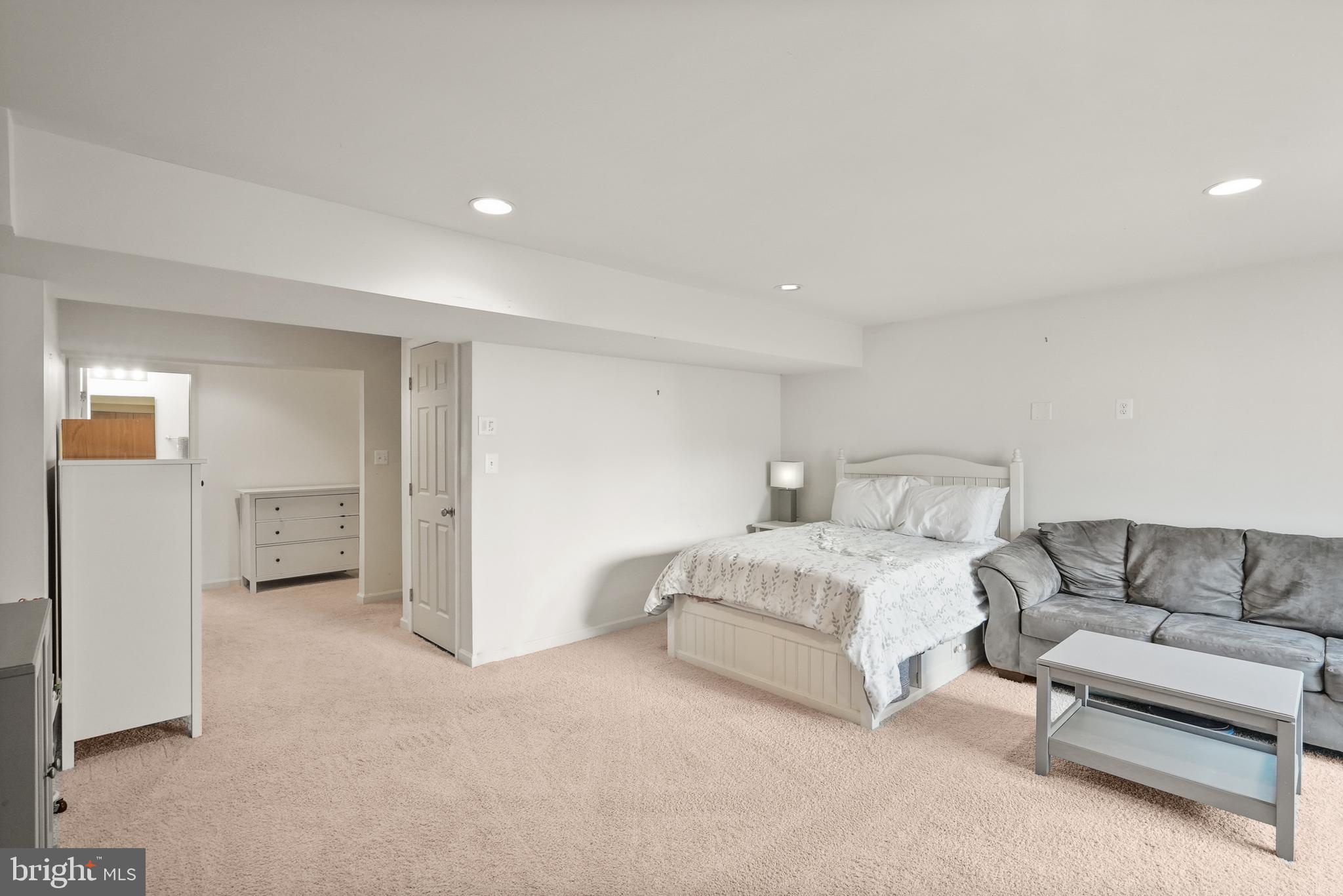 WAYSIDE VILLAGE - Residential