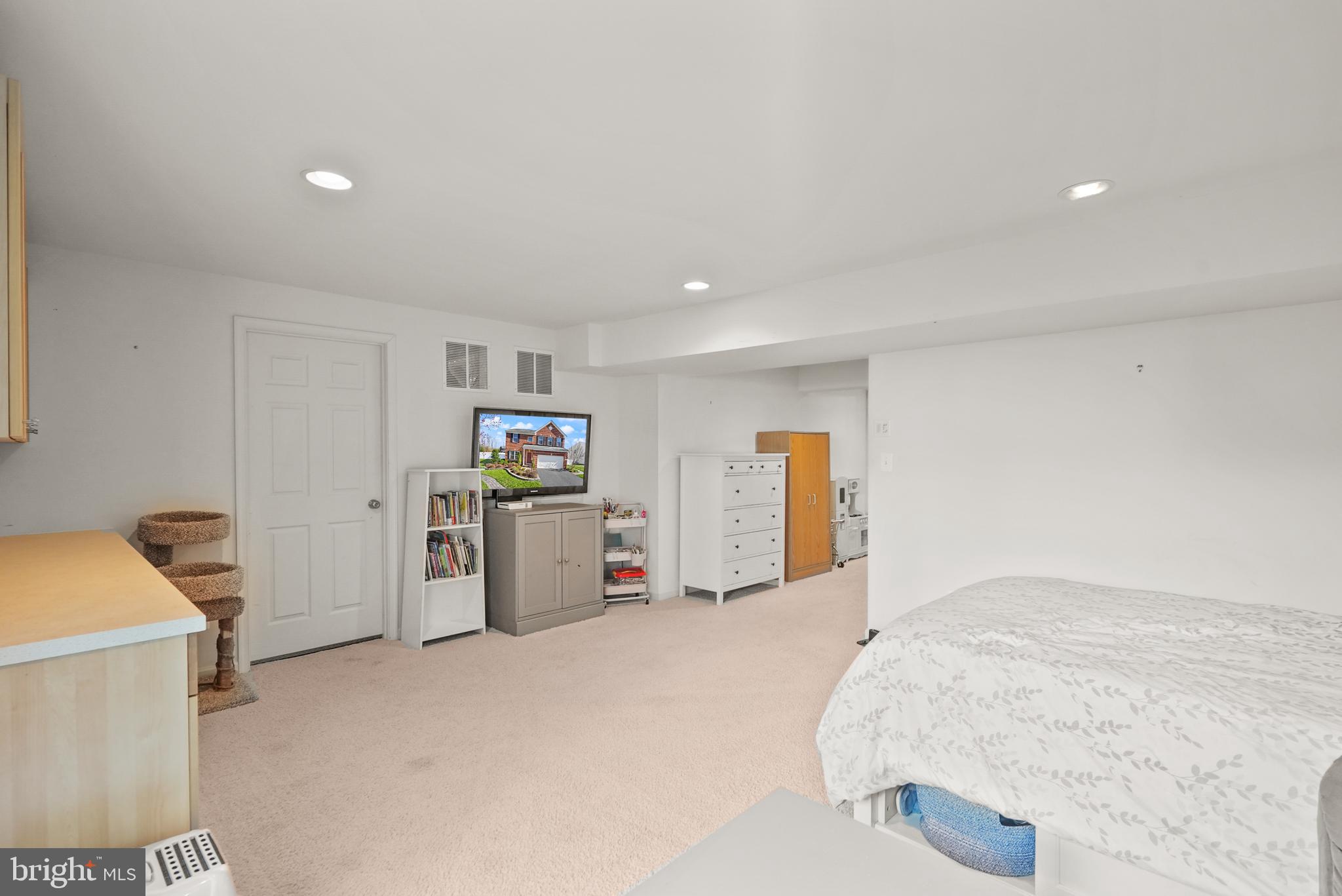 WAYSIDE VILLAGE - Residential