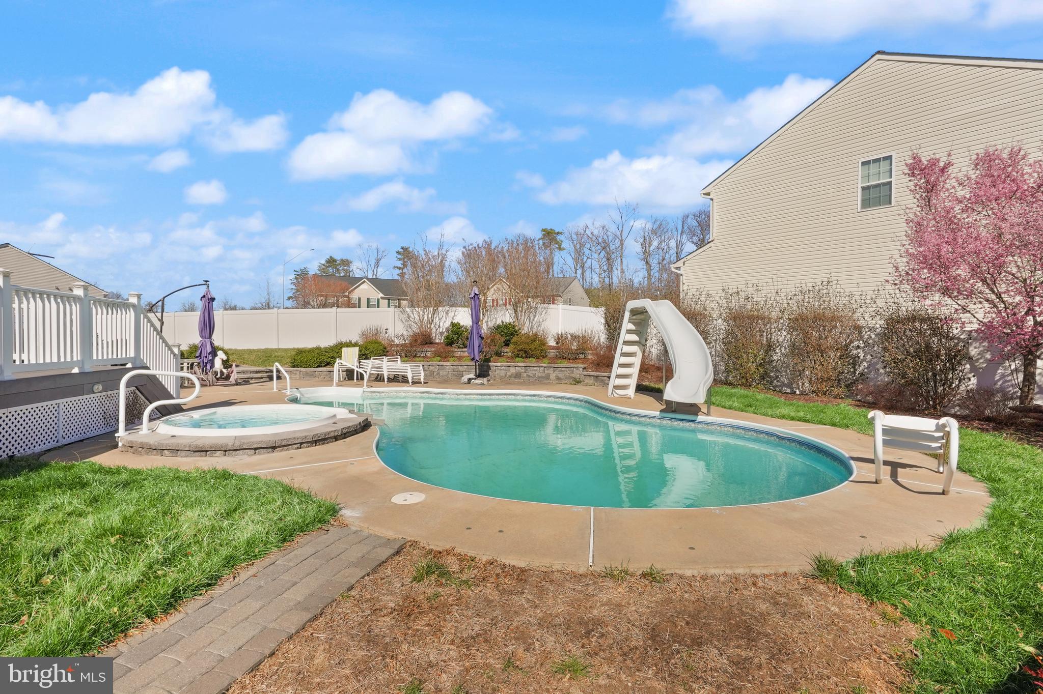 WAYSIDE VILLAGE - Residential