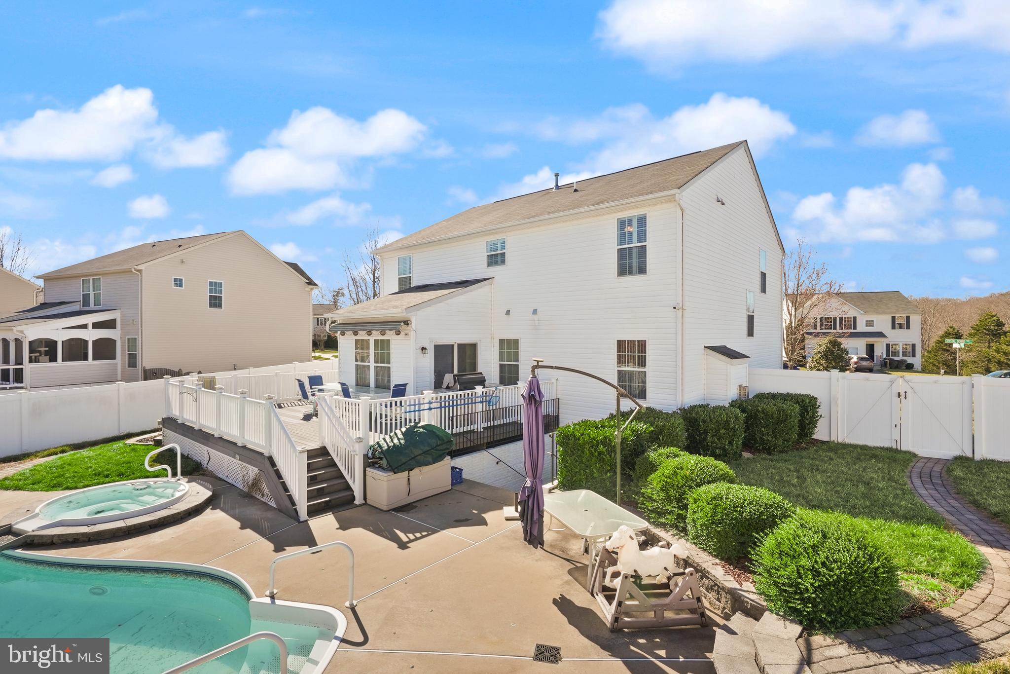 WAYSIDE VILLAGE - Residential