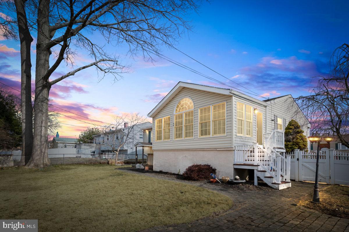 CARROLLWOOD - Residential