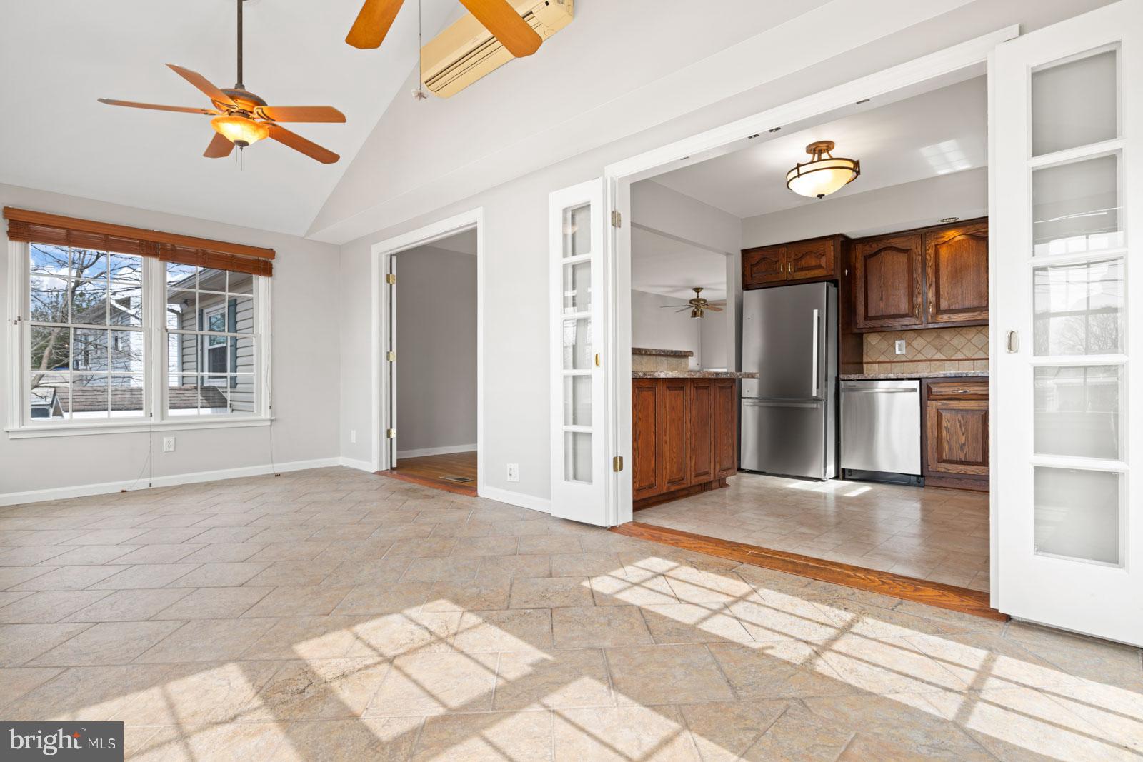 CARROLLWOOD - Residential