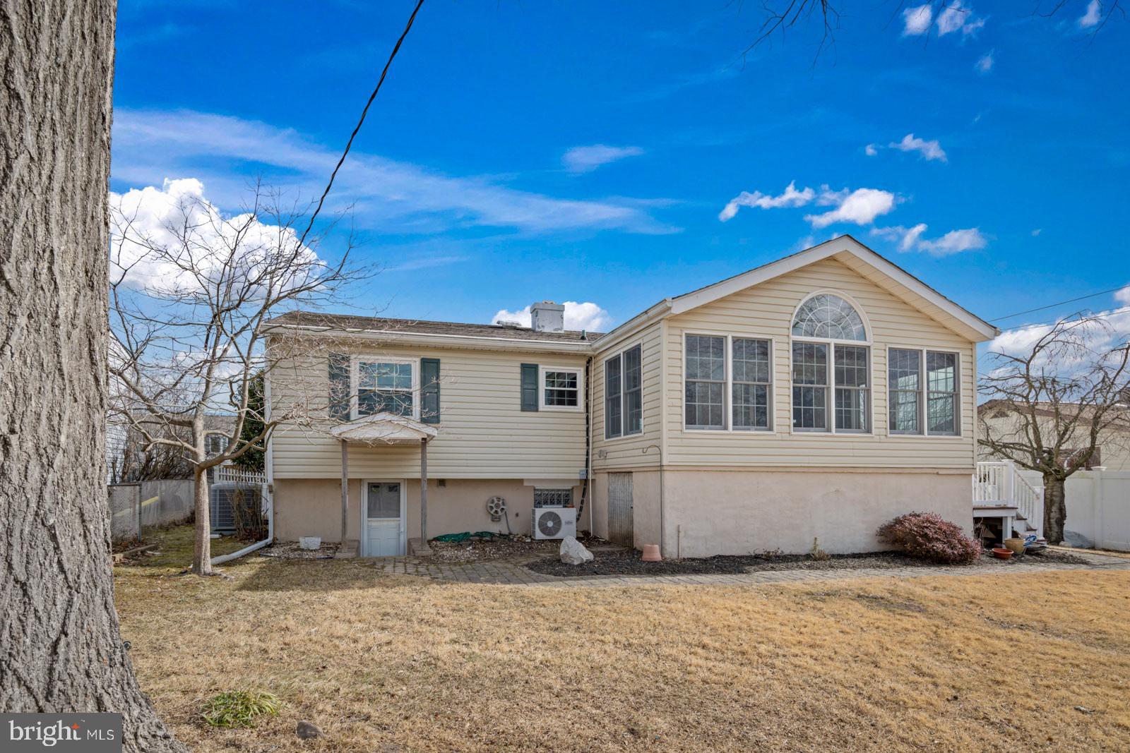 CARROLLWOOD - Residential