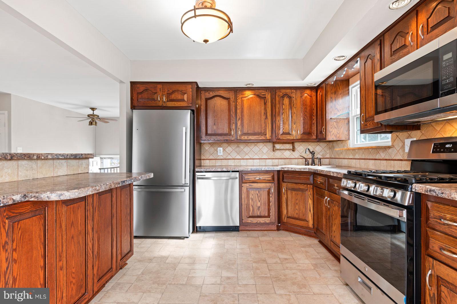 CARROLLWOOD - Residential