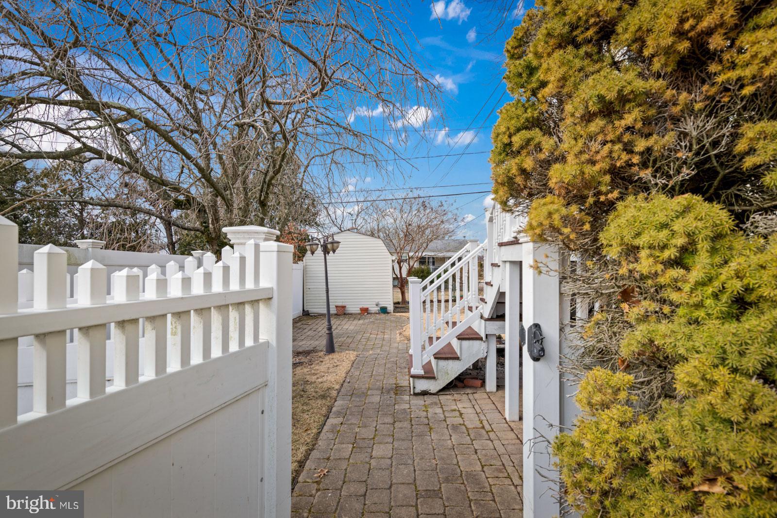 CARROLLWOOD - Residential