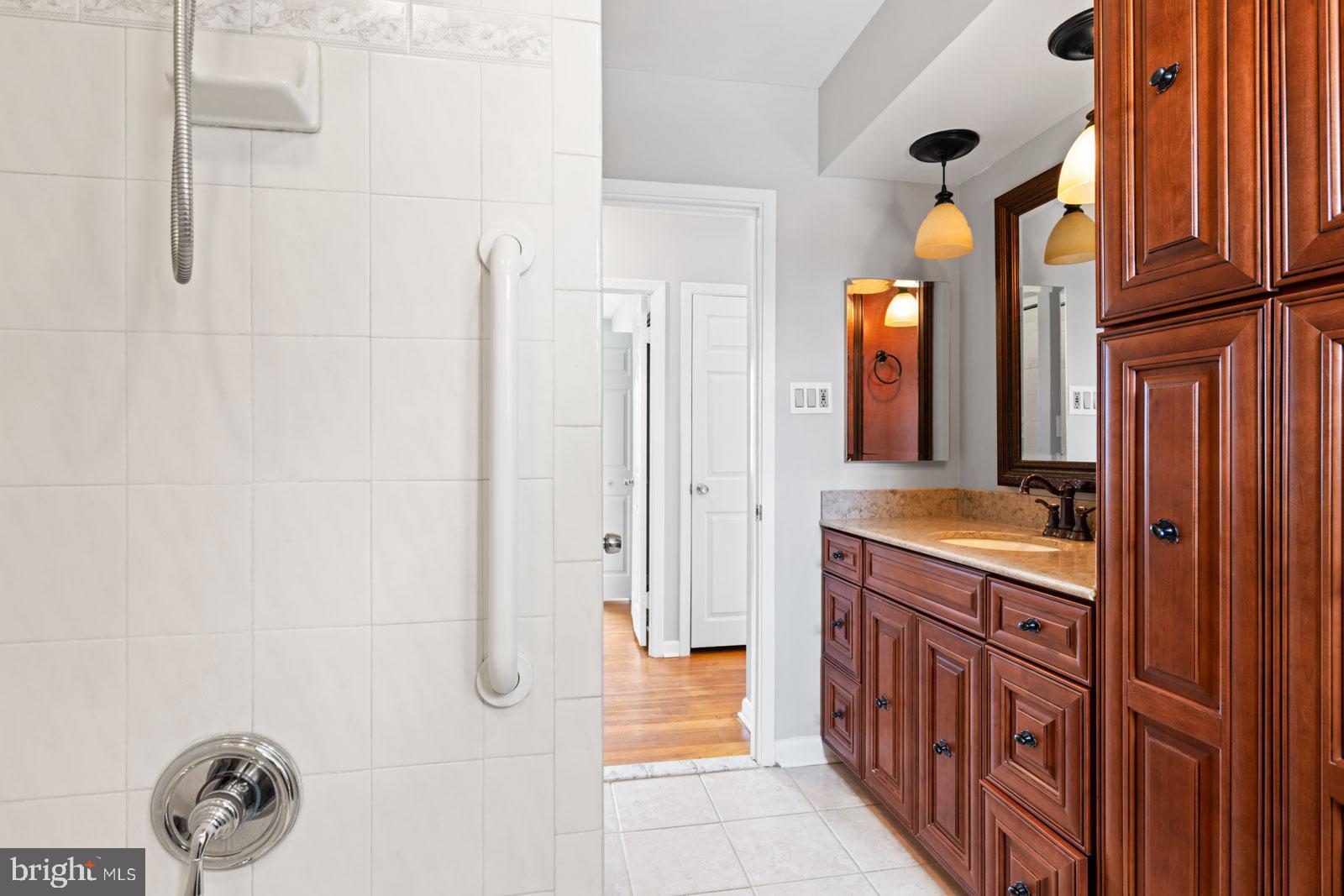 CARROLLWOOD - Residential