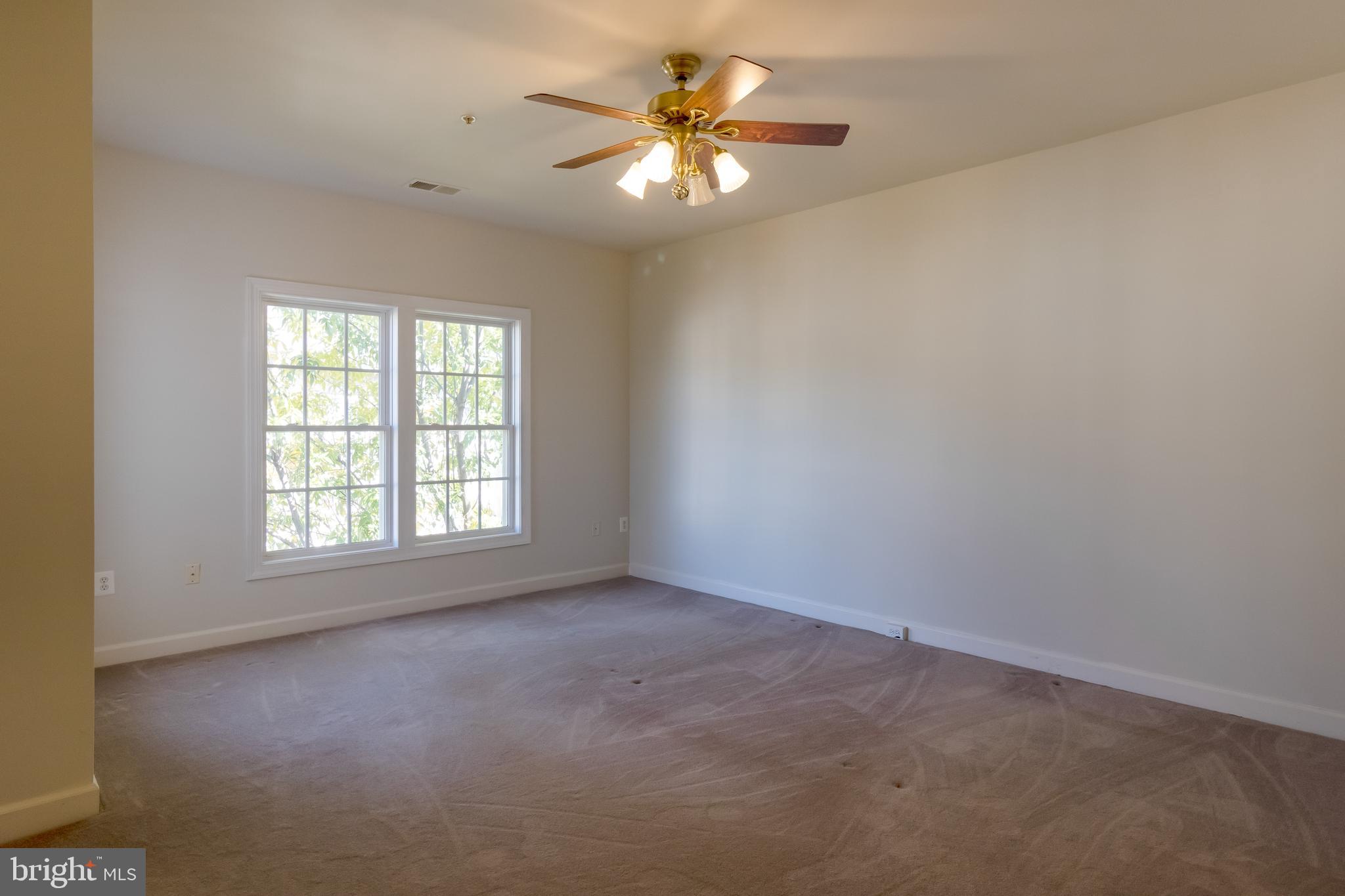 KINGSVIEW VILLAGE - Residential