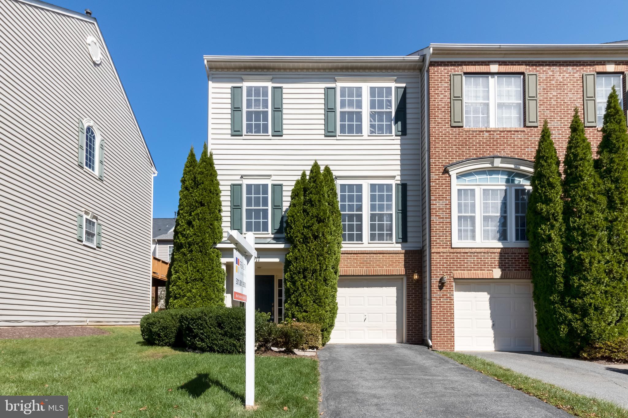 KINGSVIEW VILLAGE - Residential