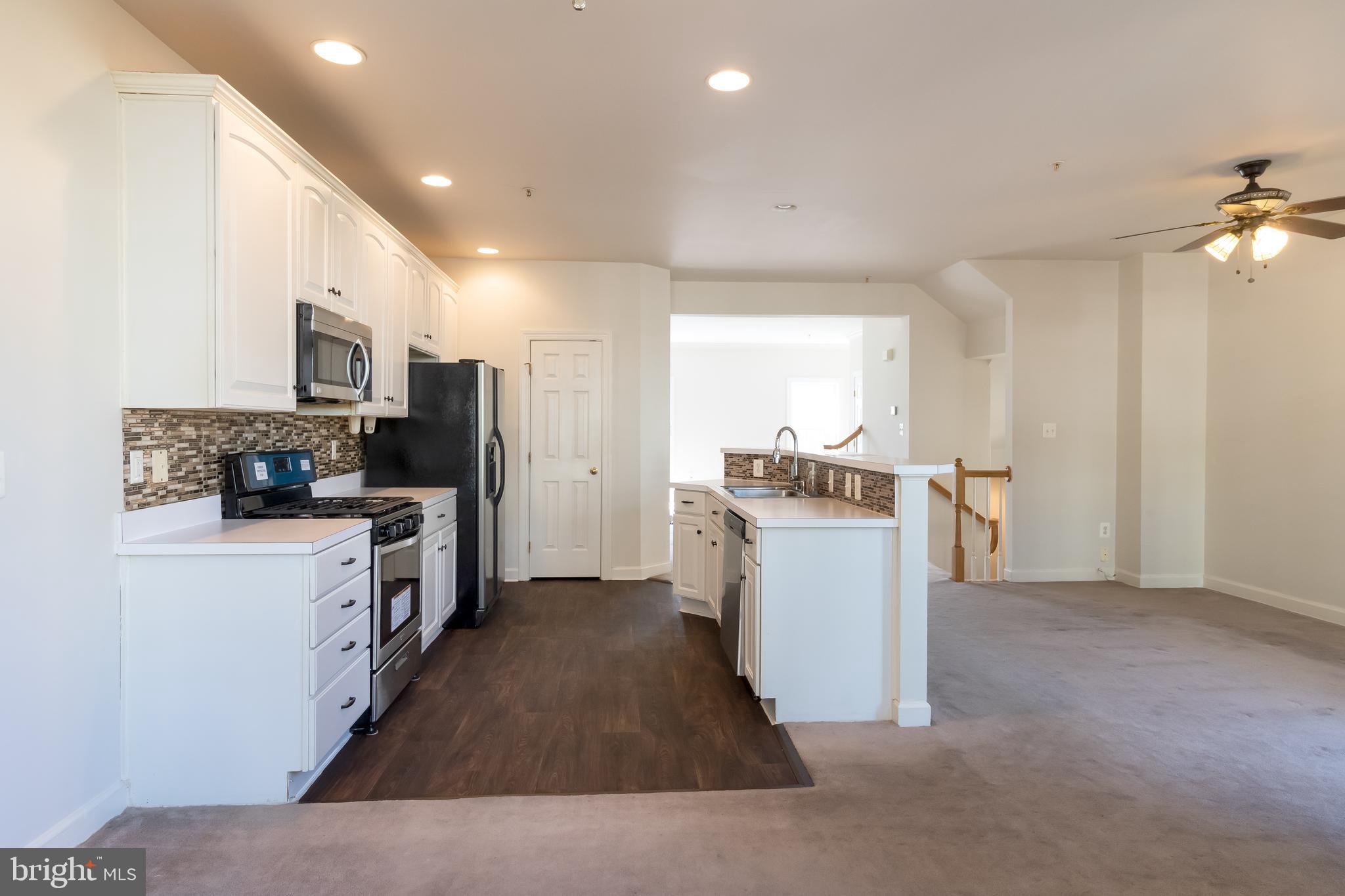 KINGSVIEW VILLAGE - Residential