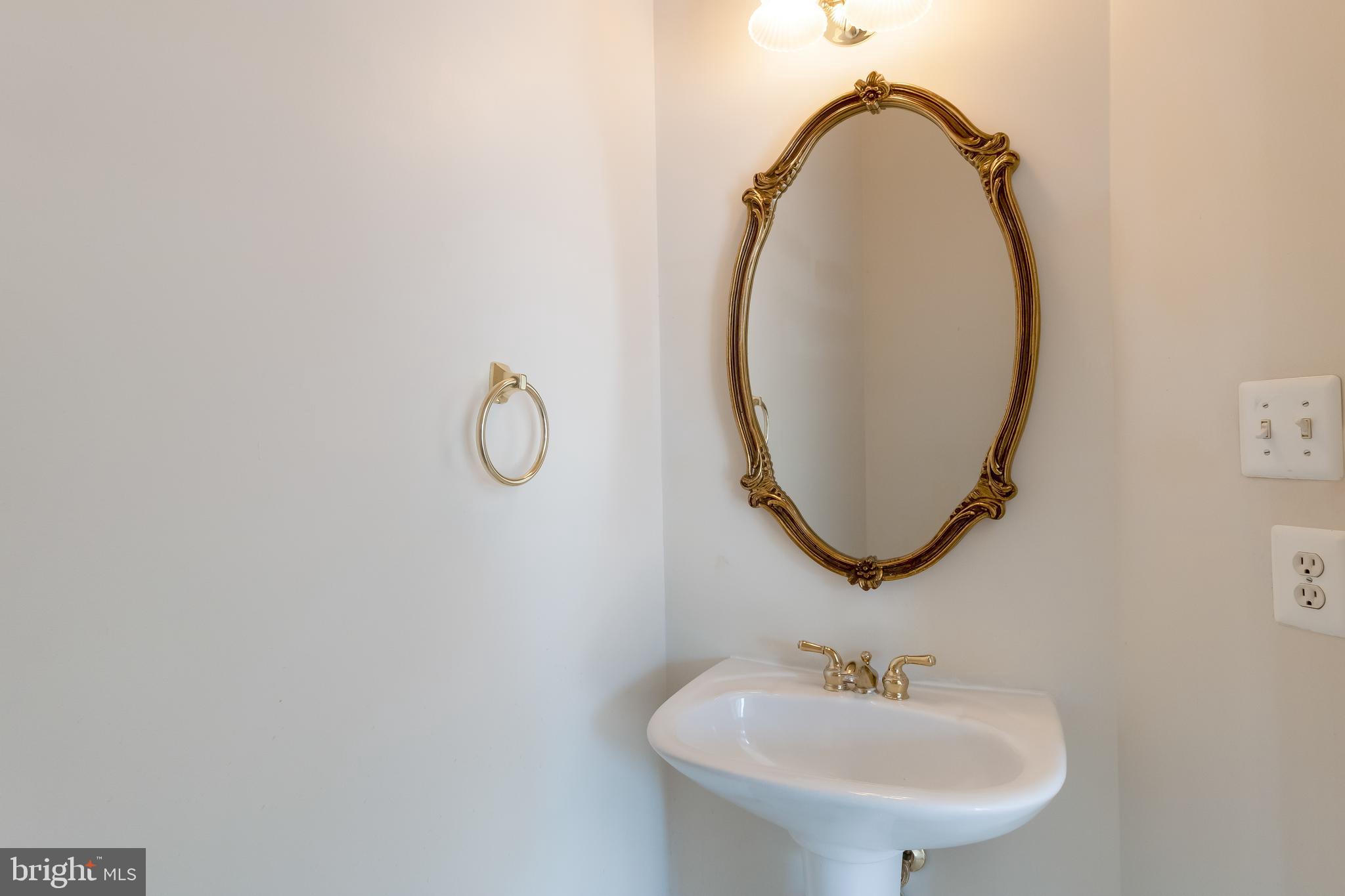 KINGSVIEW VILLAGE - Residential