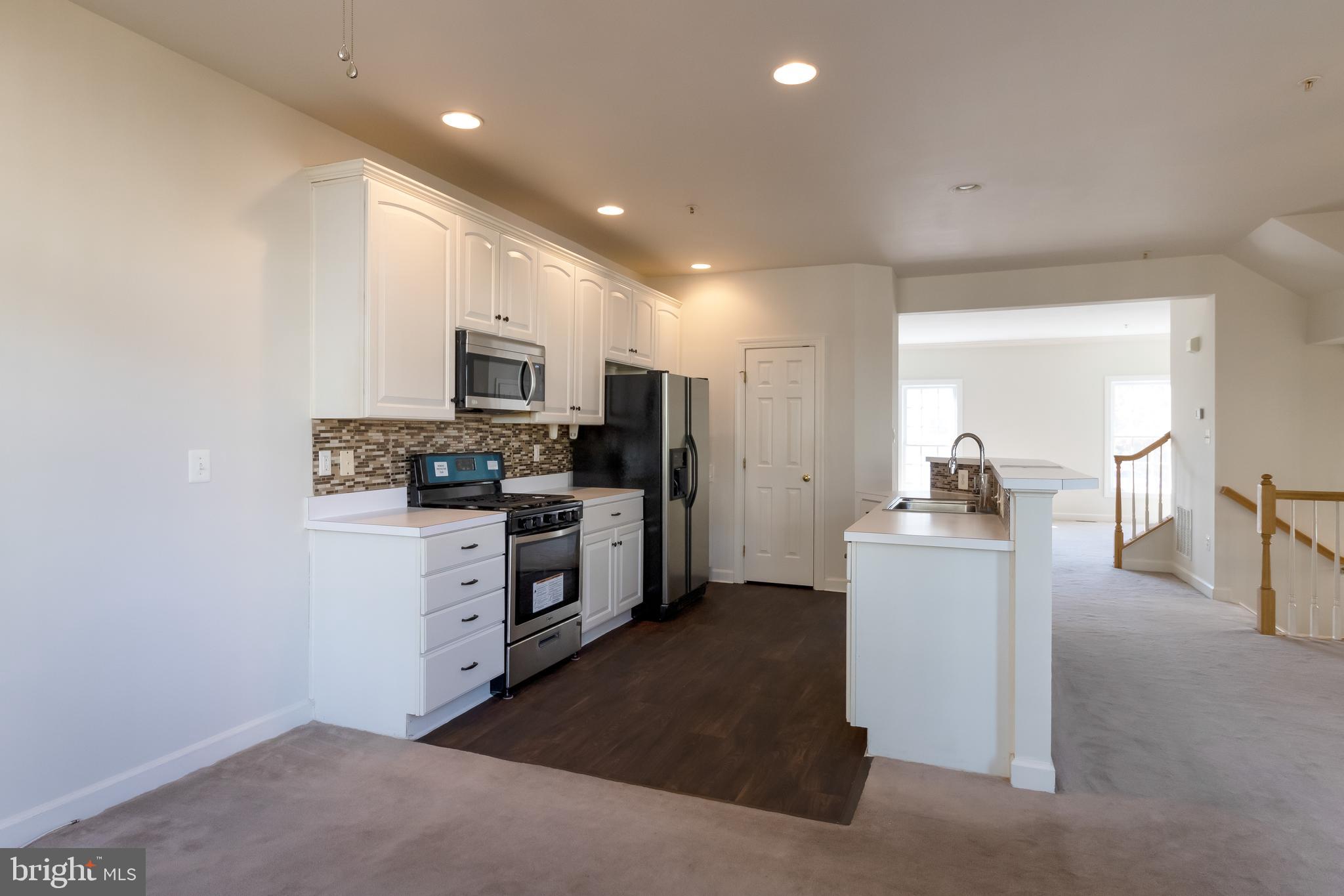 KINGSVIEW VILLAGE - Residential