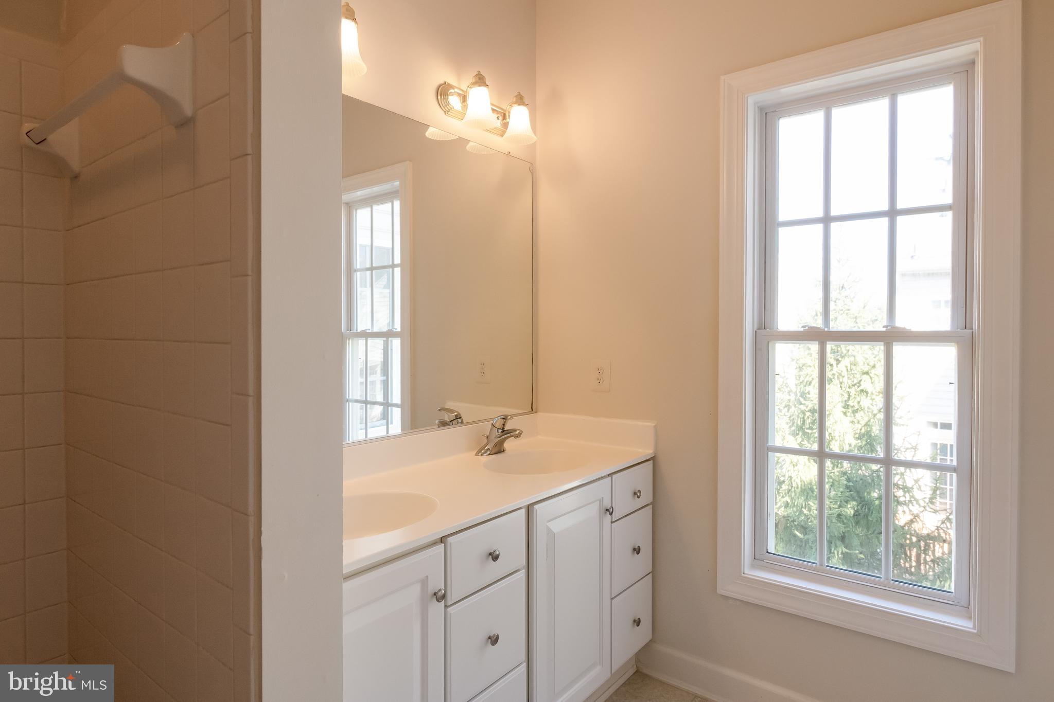 KINGSVIEW VILLAGE - Residential