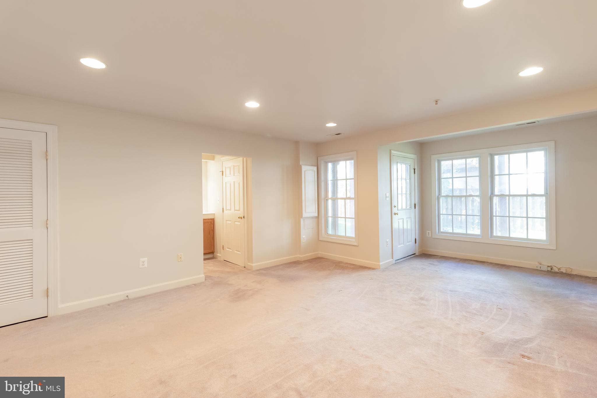 KINGSVIEW VILLAGE - Residential