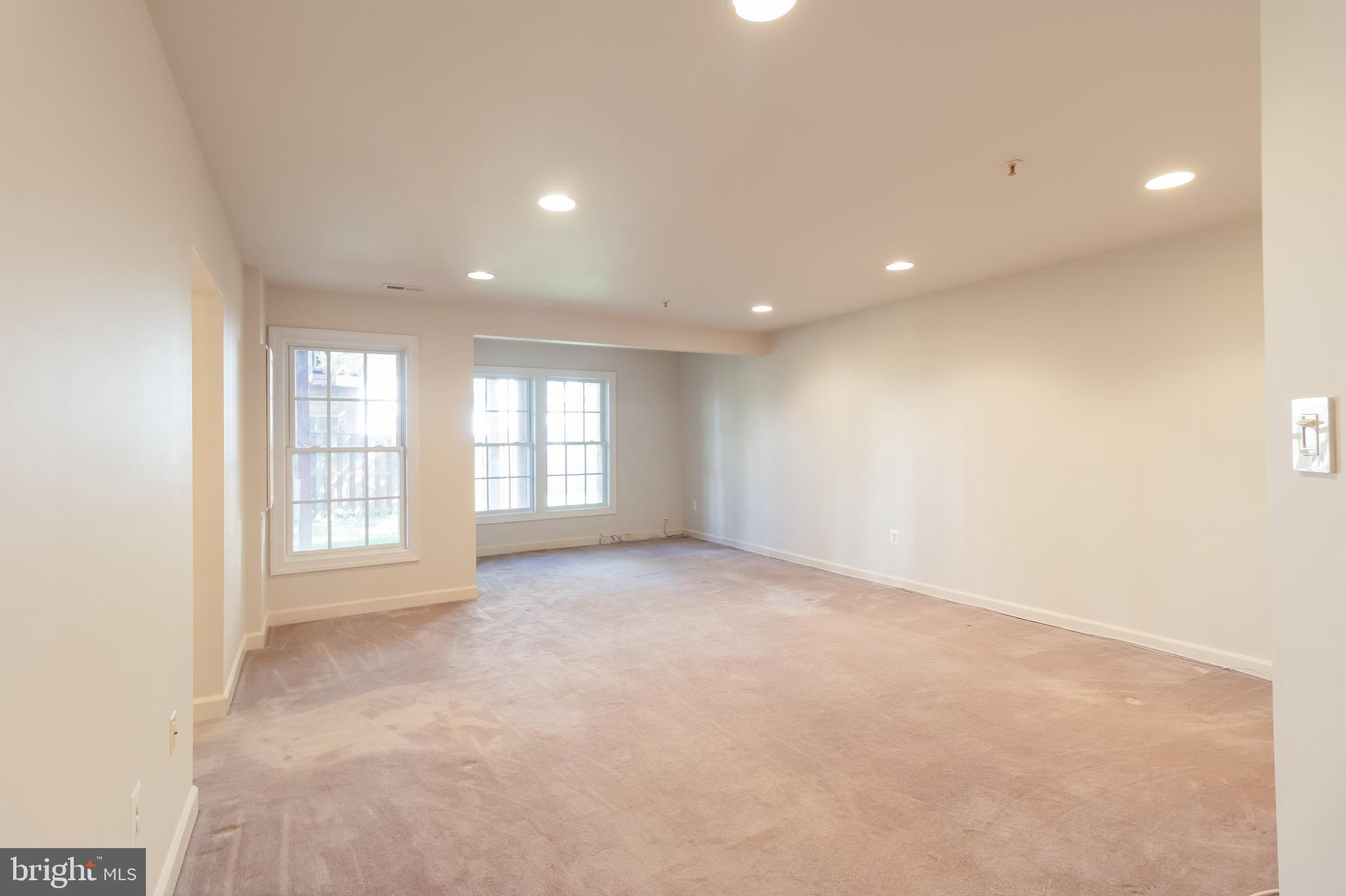 KINGSVIEW VILLAGE - Residential