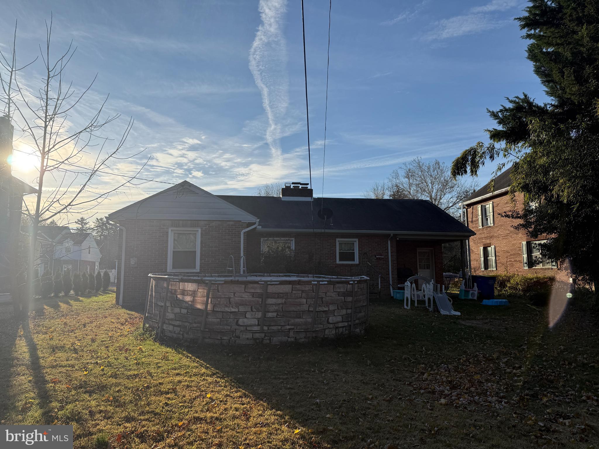685 COLONIAL AVENUE