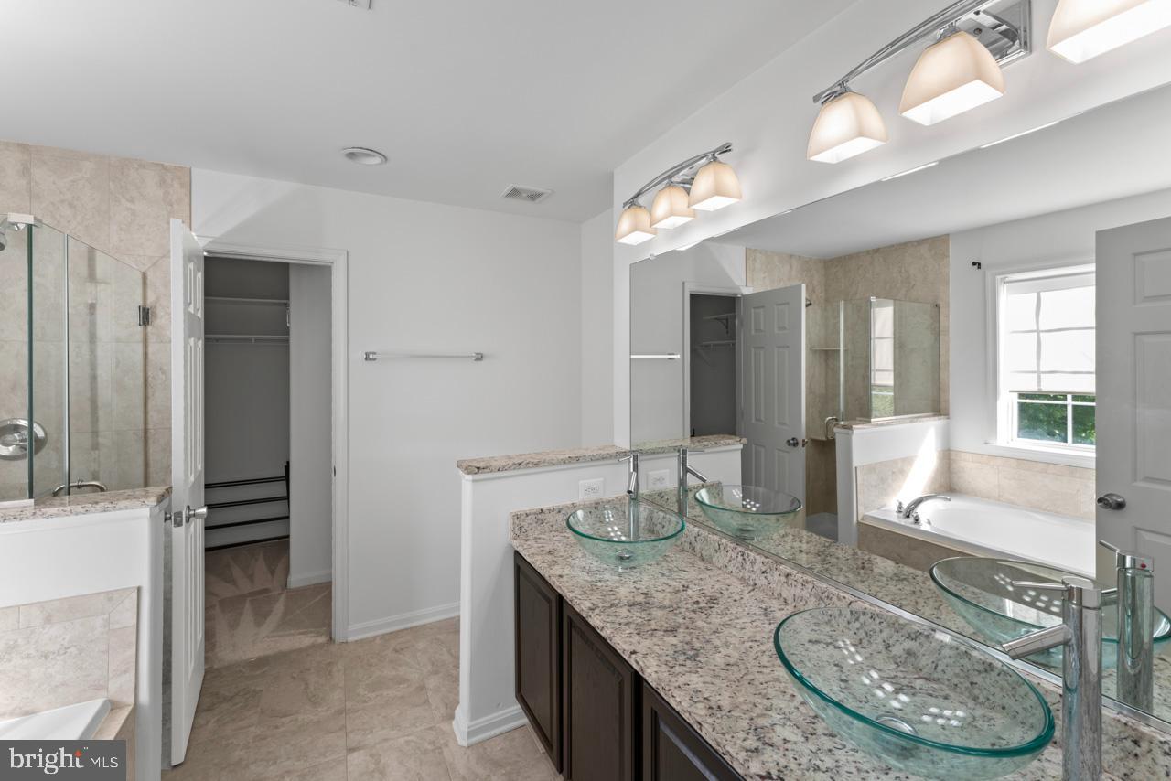 AUSTIN RIDGE - Residential Lease