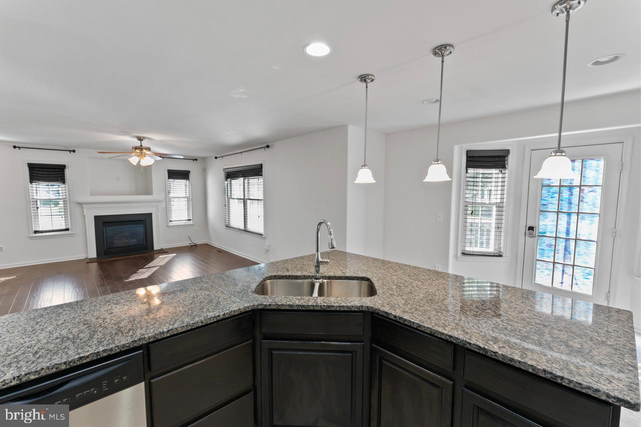 AUSTIN RIDGE - Residential Lease