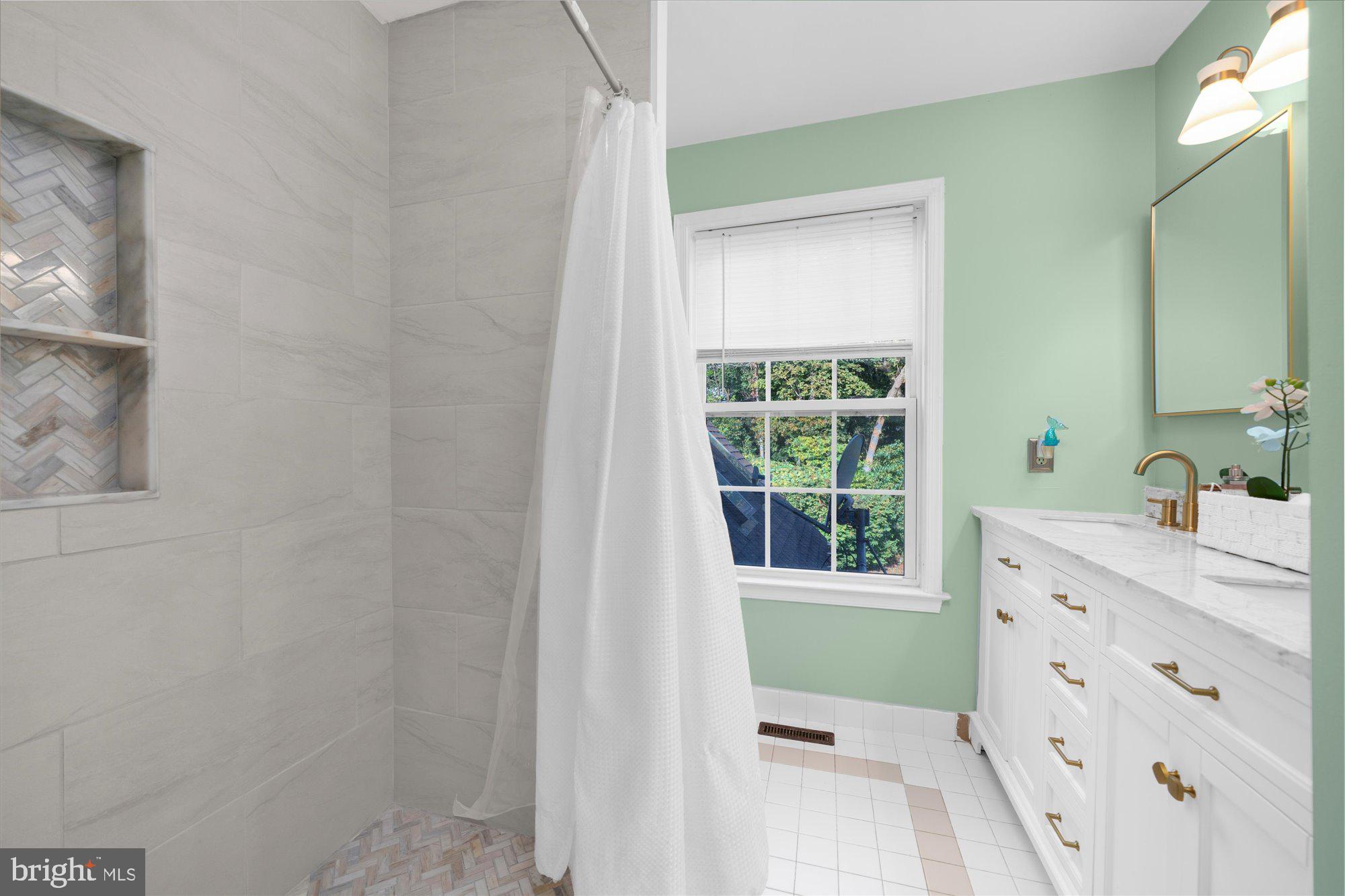 LAUREL HEIGHTS - Residential