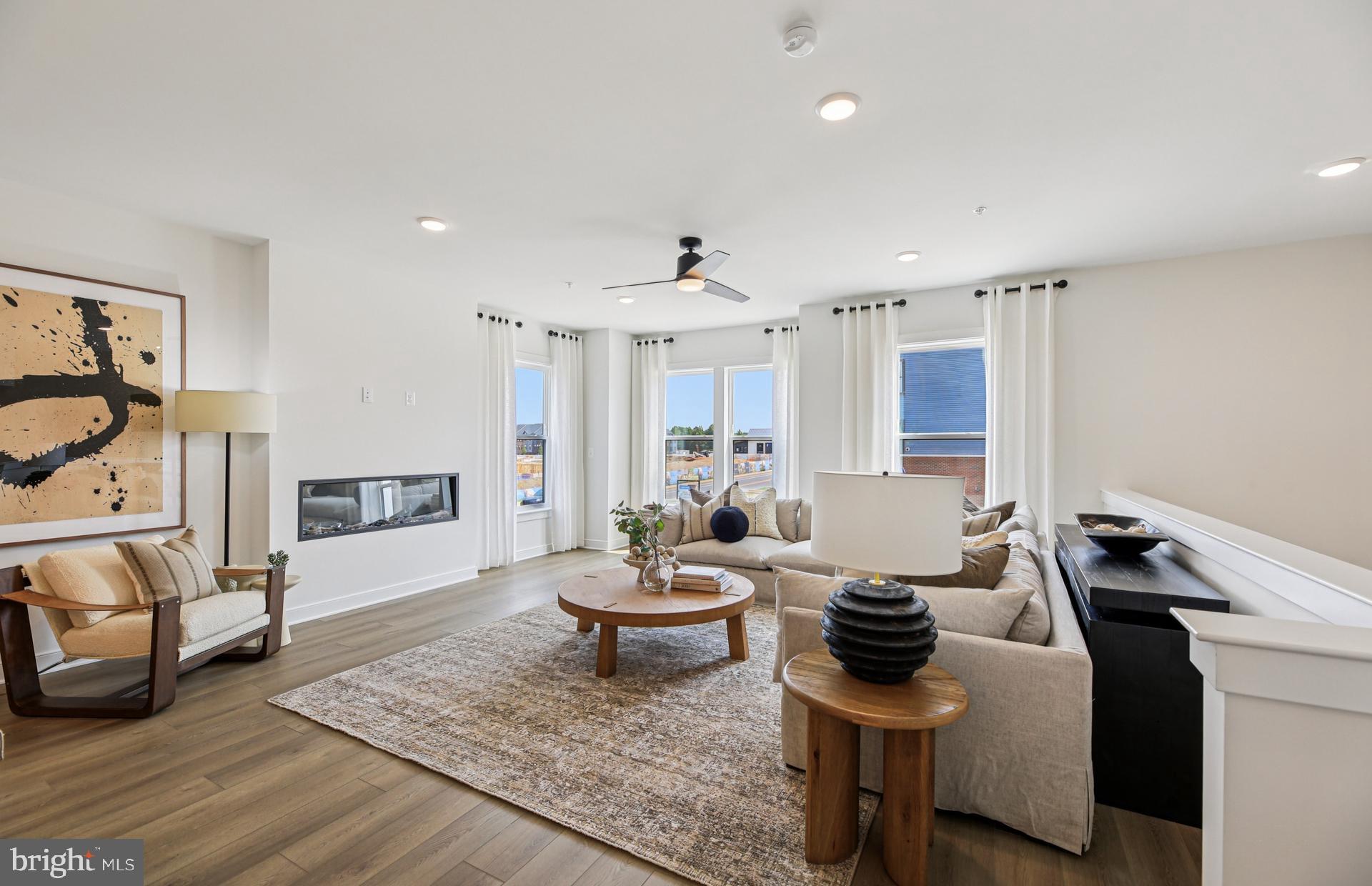 1164 CRESTED WOOD DRIVE