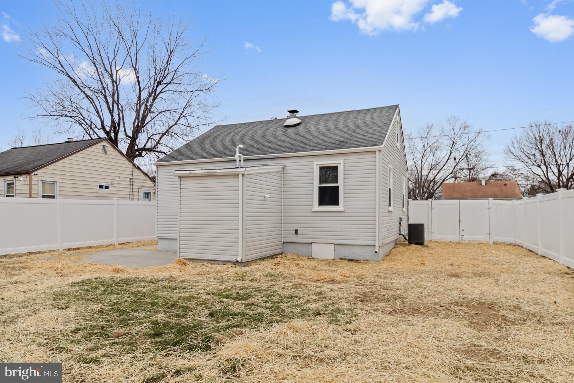 LYNDHURST - Residential