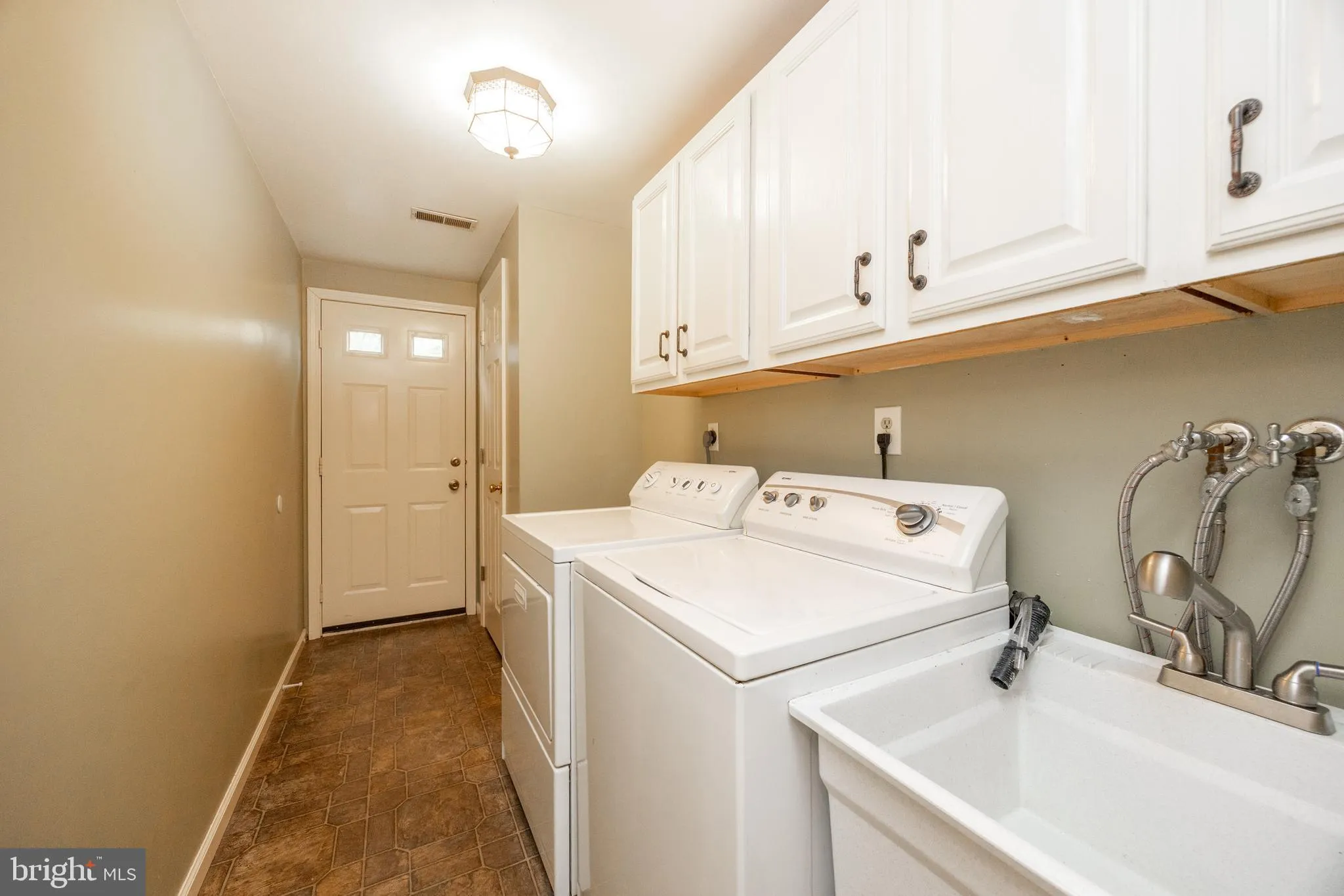 Collegeville, Pennsylvania 19426, United States, 4 Bedrooms Bedrooms, ,3 BathroomsBathrooms,Residential,Active,191005