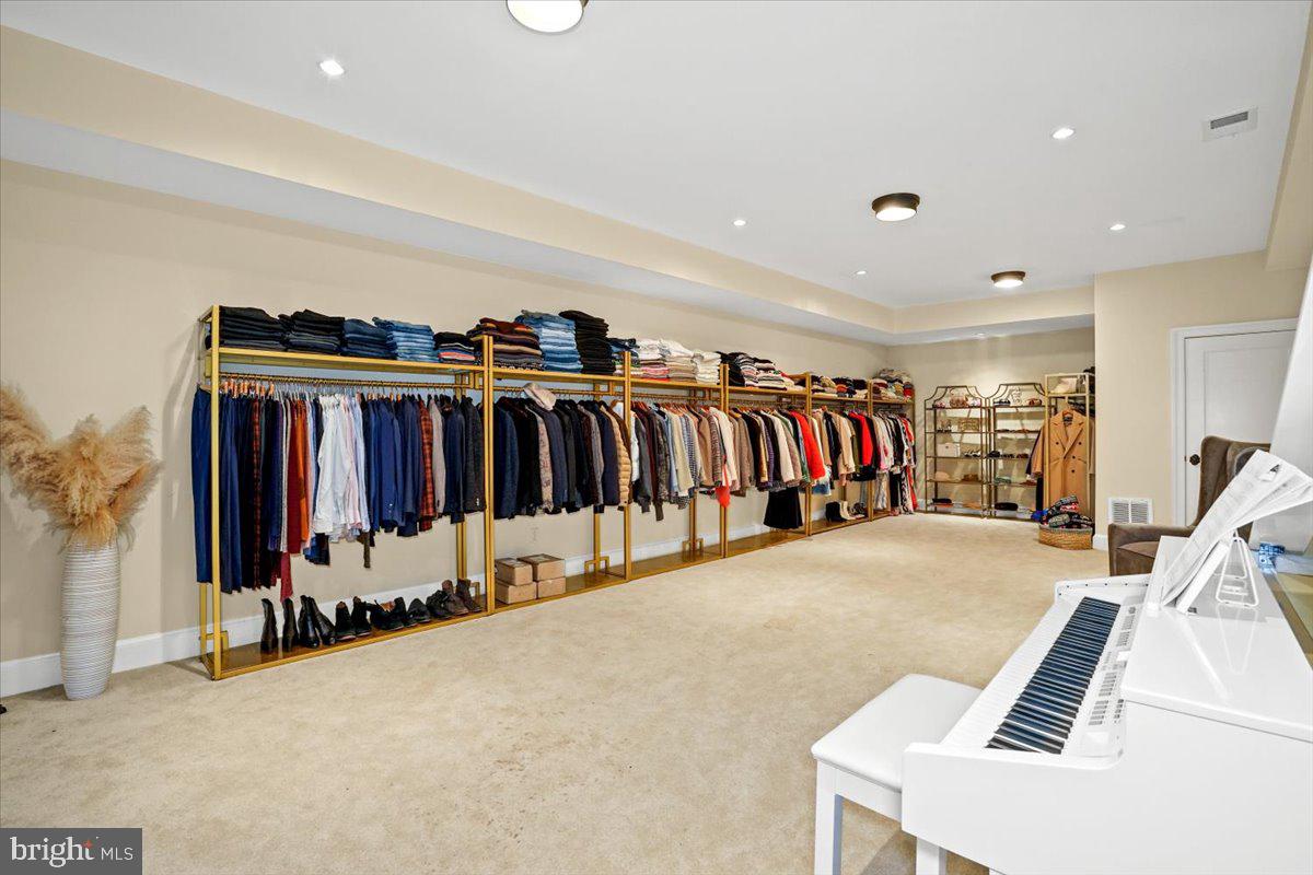 GREEN ACRES - Residential