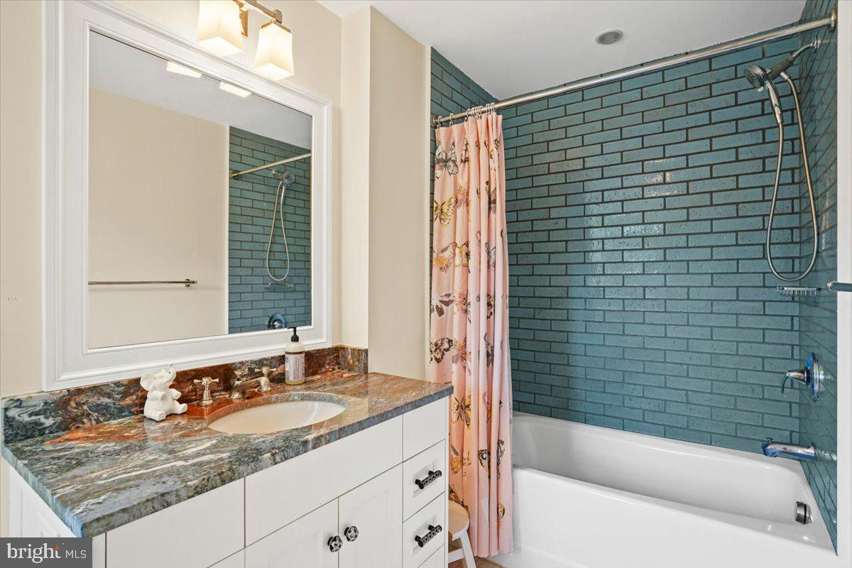 GREEN ACRES - Residential