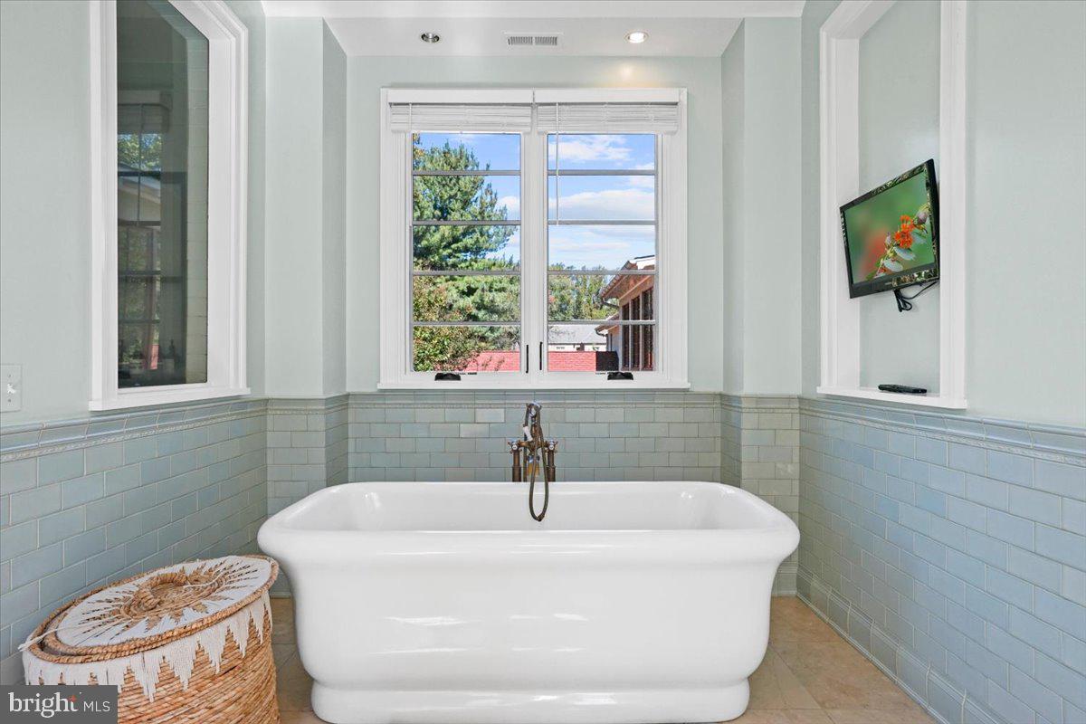 GREEN ACRES - Residential