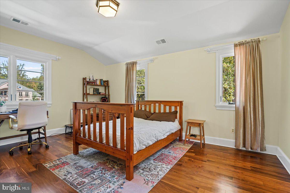 GREEN ACRES - Residential