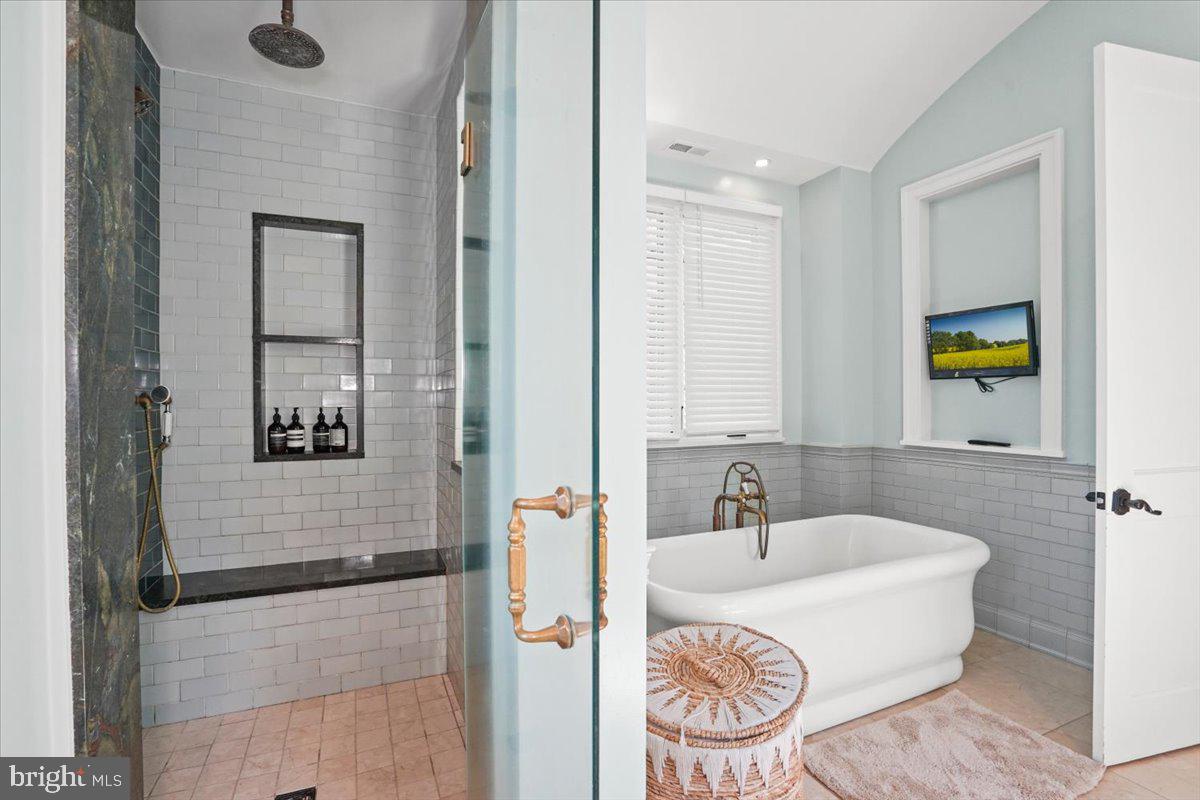 GREEN ACRES - Residential