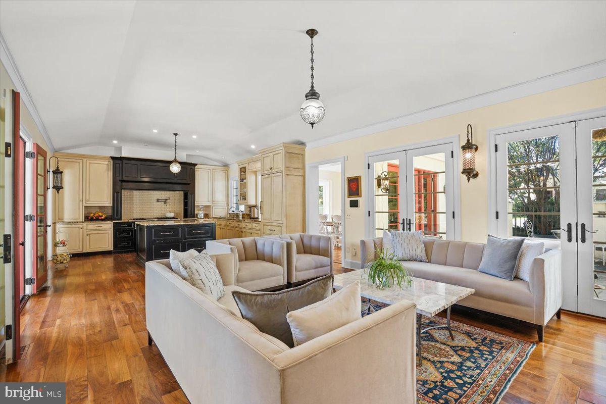 GREEN ACRES - Residential