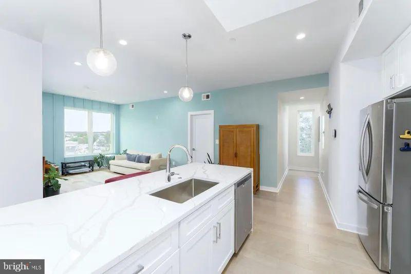1019 17TH PLACE NE 401