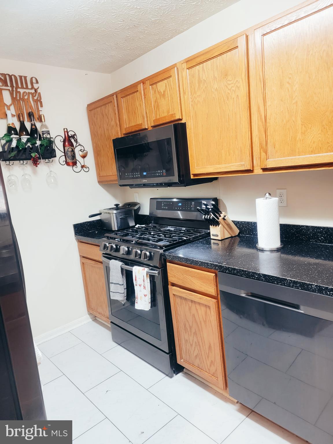 HICKORY HILLS - Residential