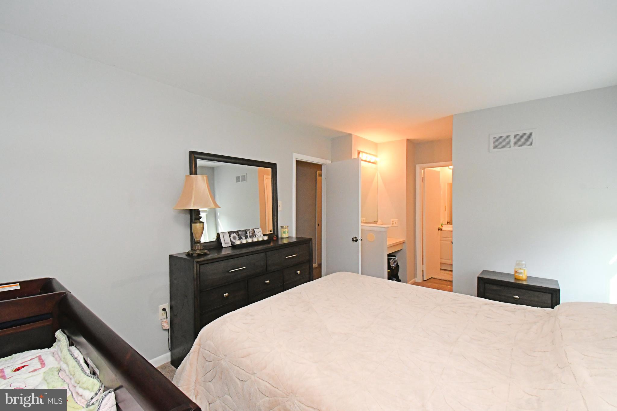 SAW MILL VALLEY - Residential