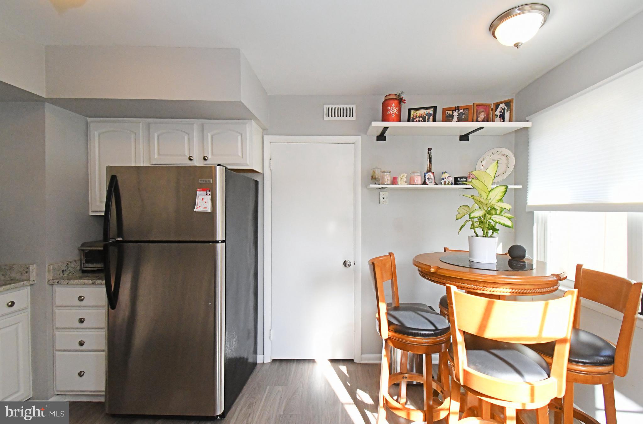 SAW MILL VALLEY - Residential