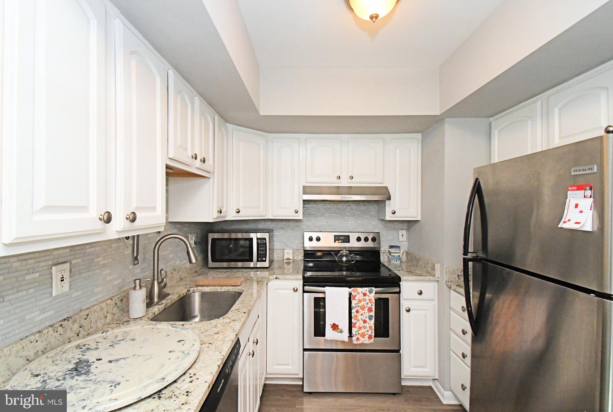 SAW MILL VALLEY - Residential