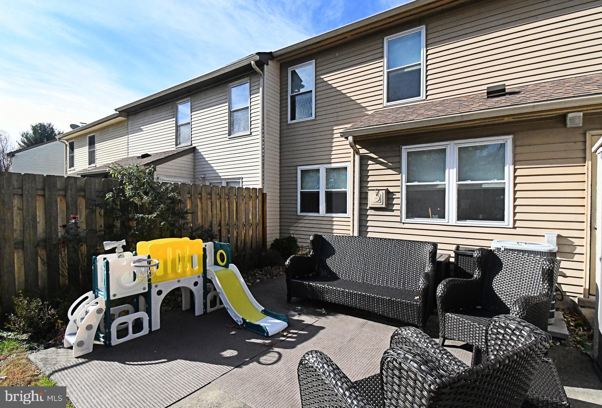 SAW MILL VALLEY - Residential