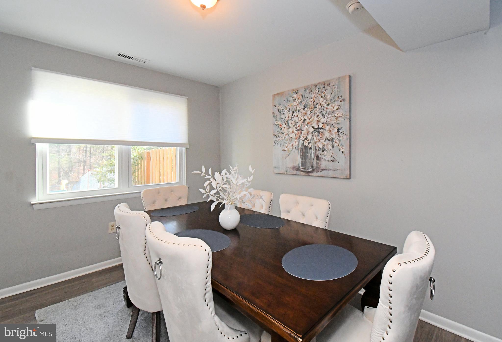 SAW MILL VALLEY - Residential