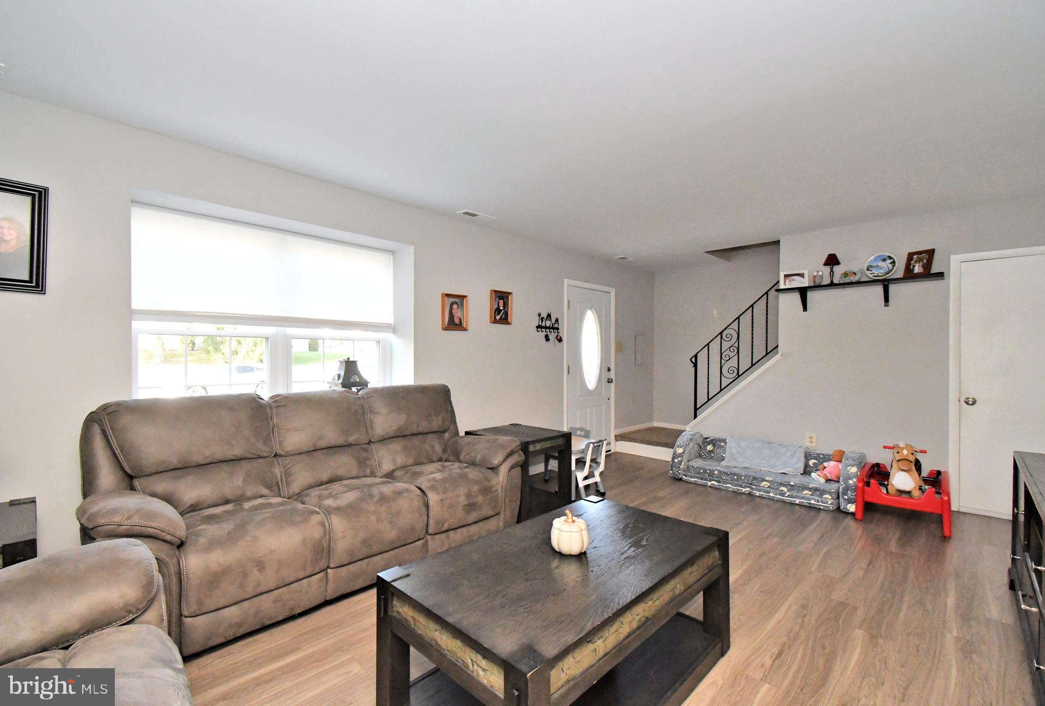 SAW MILL VALLEY - Residential