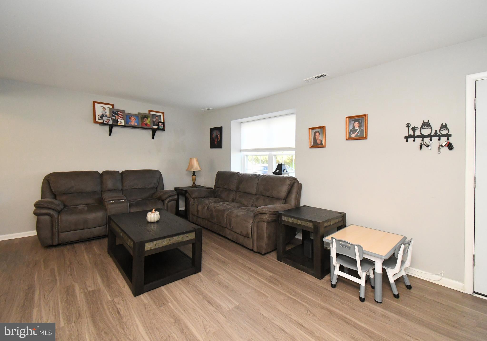 SAW MILL VALLEY - Residential