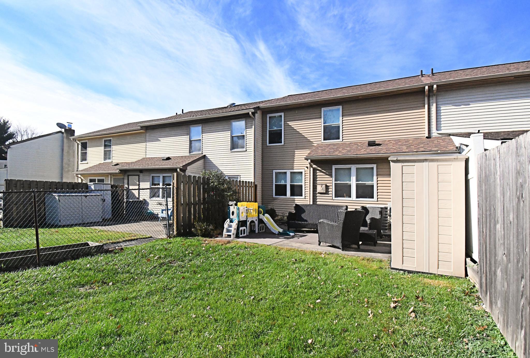 SAW MILL VALLEY - Residential