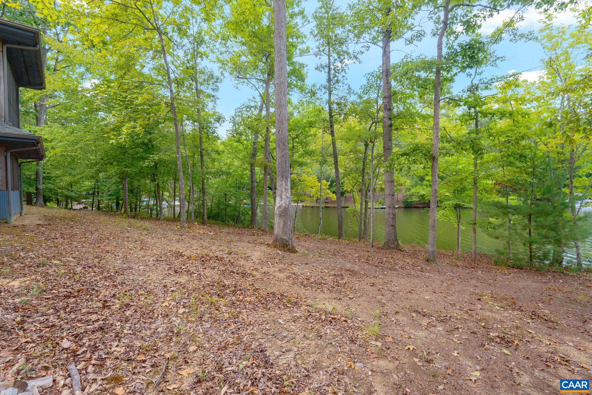 LAKE MONTICELLO - Residential