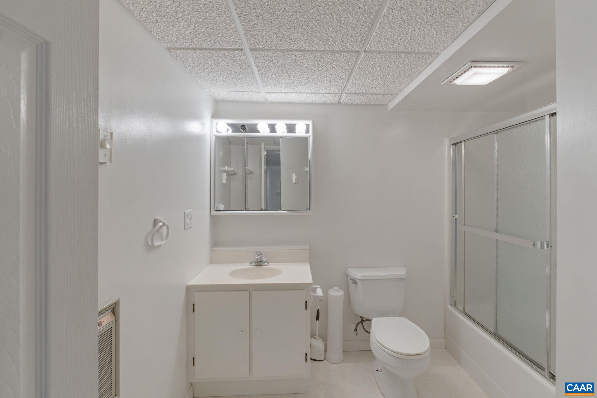 LAKE MONTICELLO - Residential