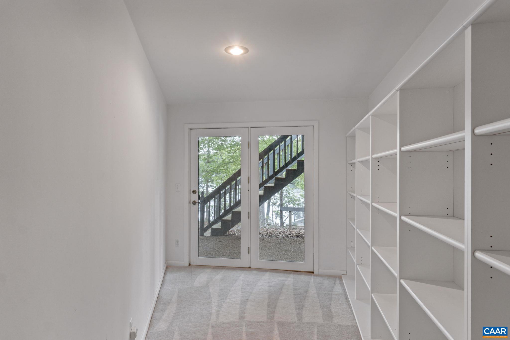 LAKE MONTICELLO - Residential