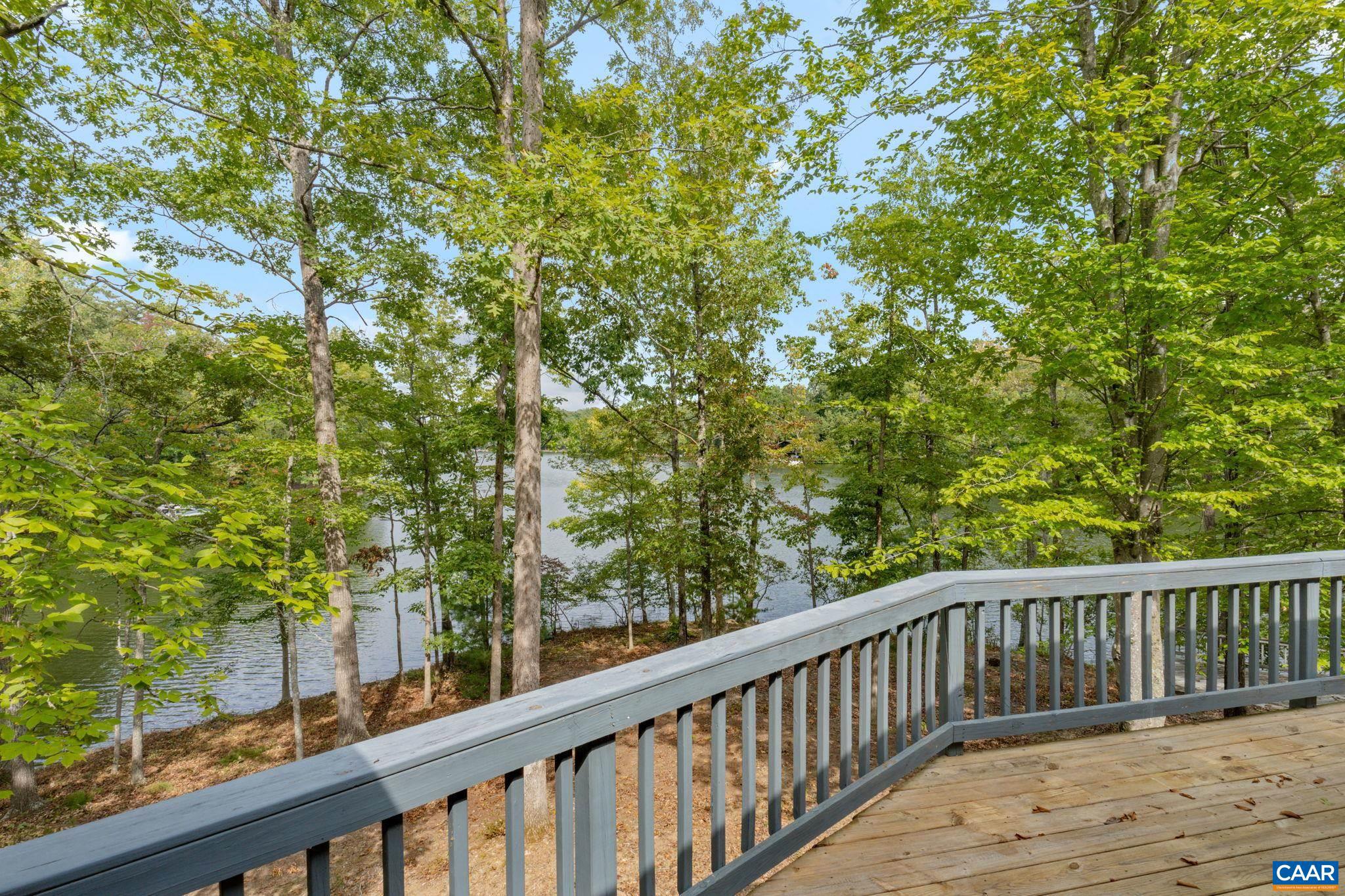 LAKE MONTICELLO - Residential