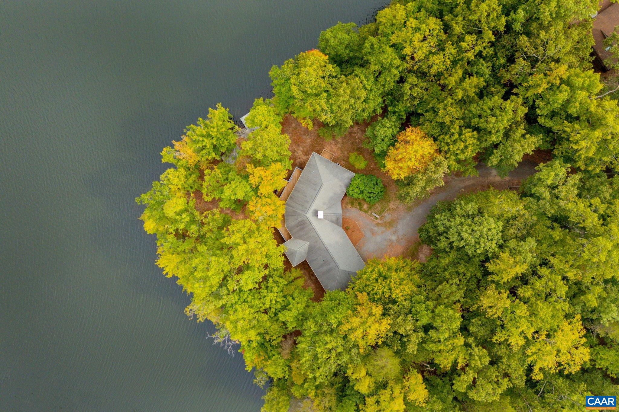 LAKE MONTICELLO - Residential