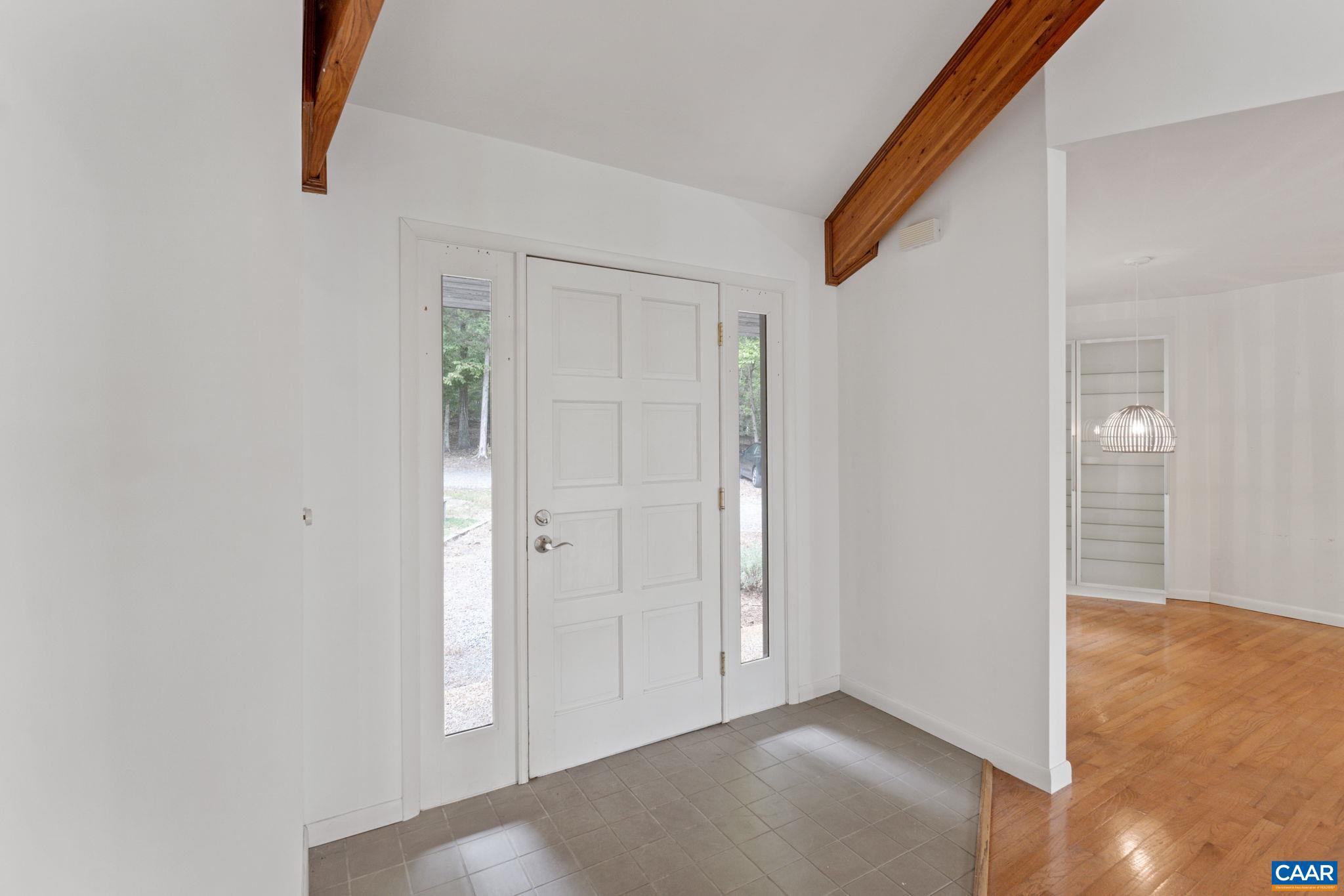 LAKE MONTICELLO - Residential