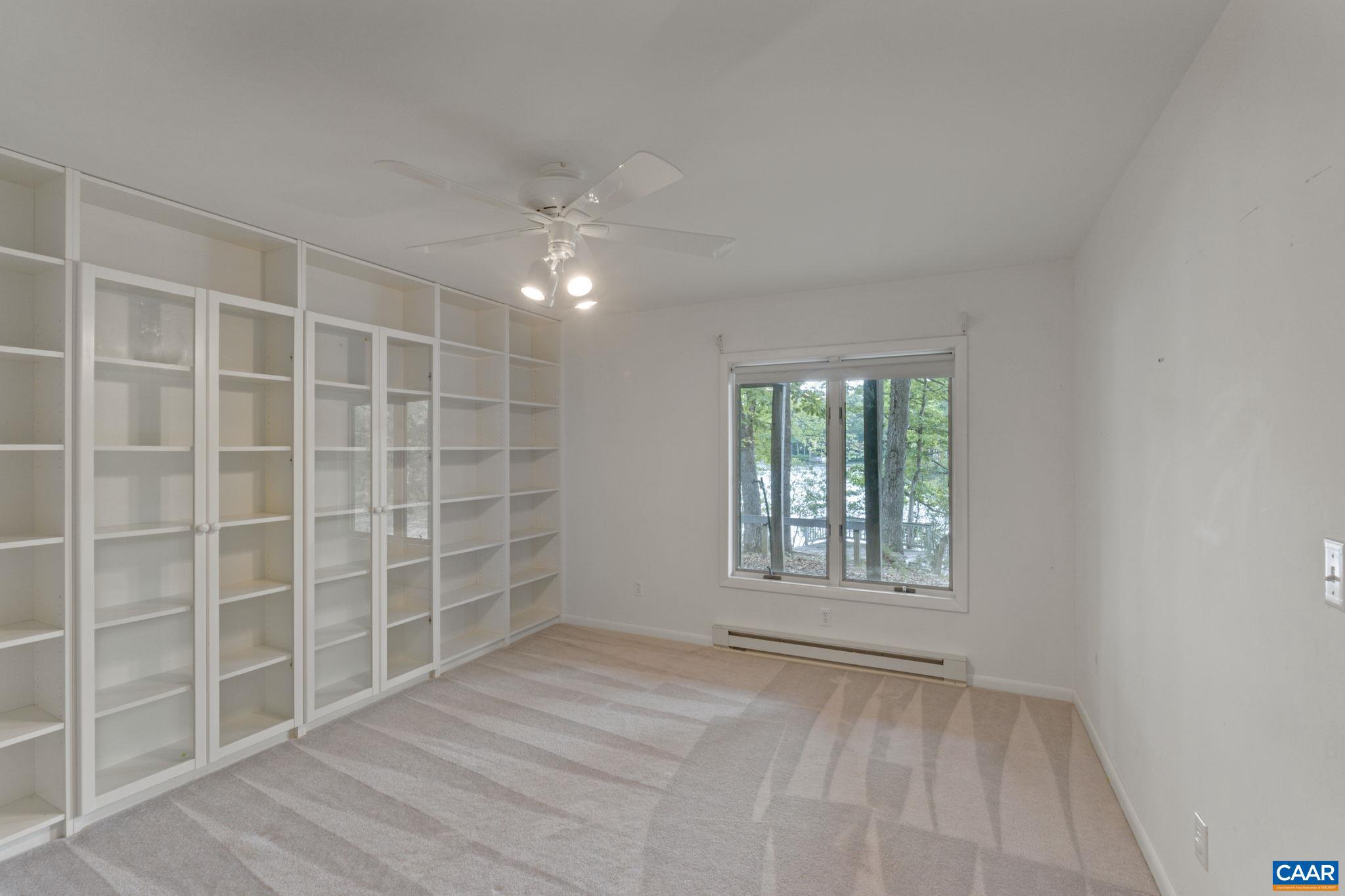 LAKE MONTICELLO - Residential