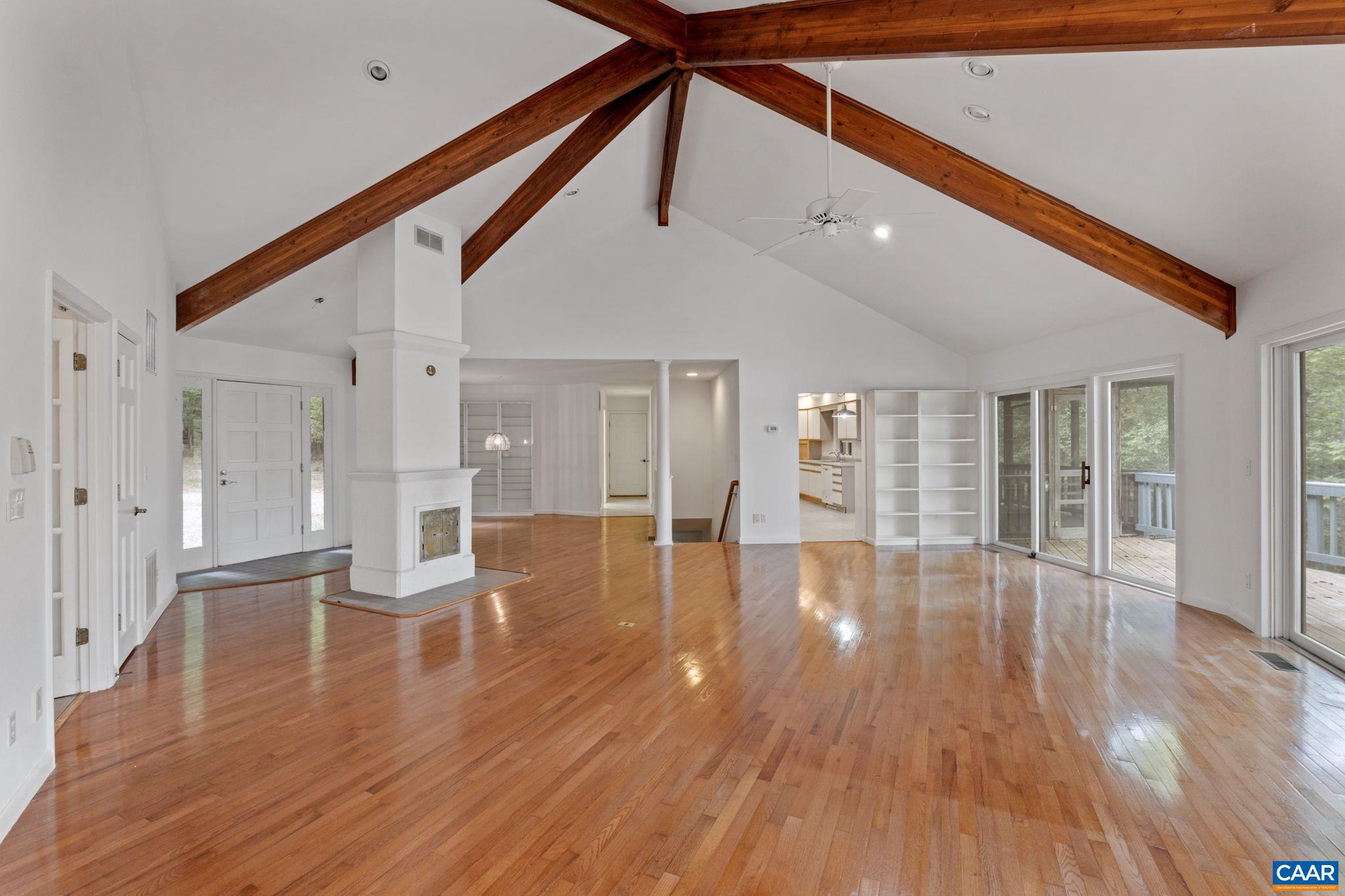 LAKE MONTICELLO - Residential