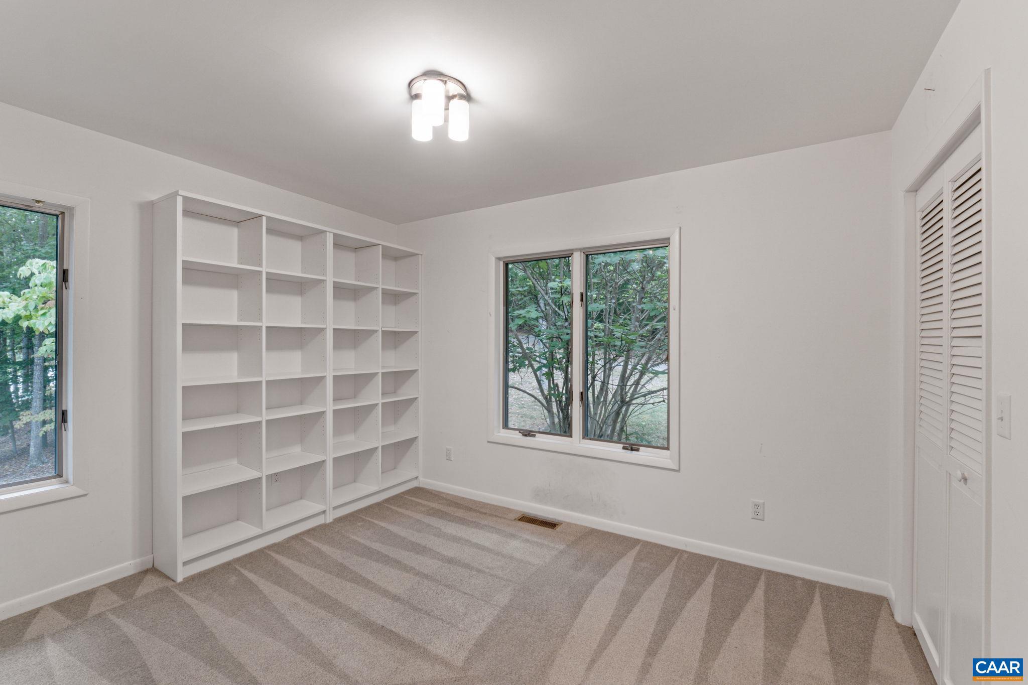 LAKE MONTICELLO - Residential